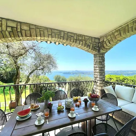 Ludovica Apartment